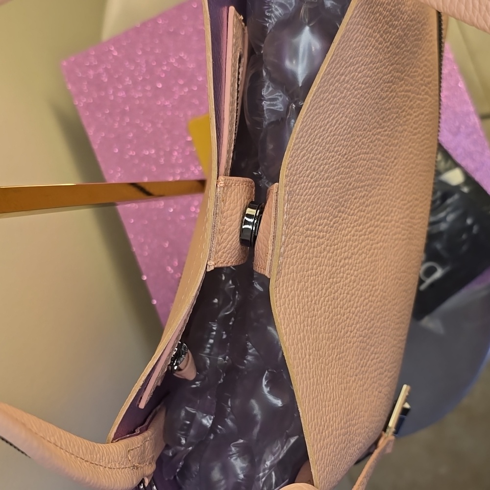 Botkier 💖NWT💖 Stunning Light Pink SOHO Bite Size Purse!💖💖💖 - Picture 10 of 17
